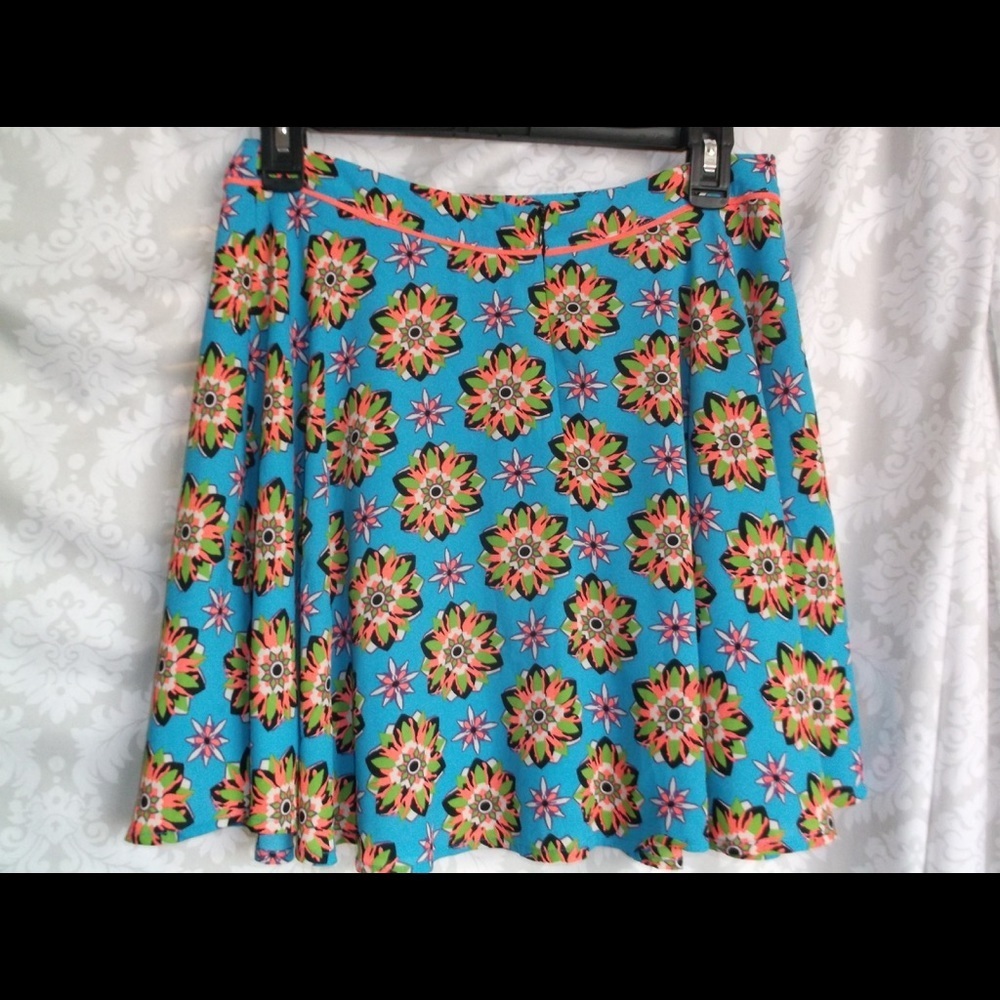 Flying Tomato mini skirt L NWOT